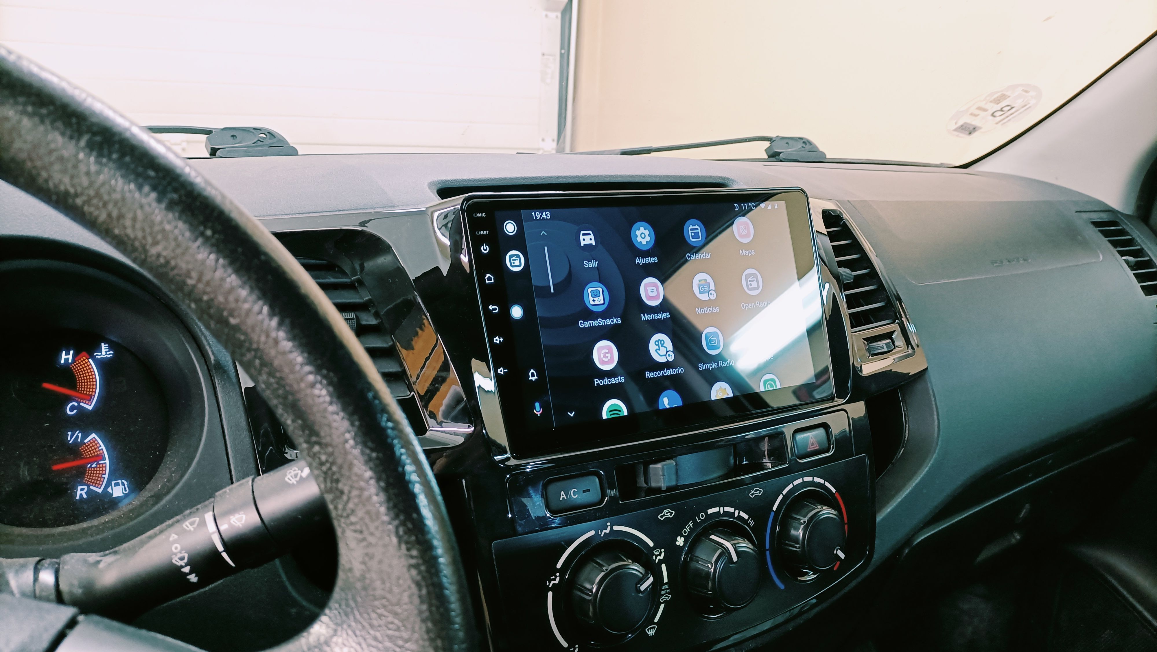 Pantalla 9" para Toyota Hilux 2012