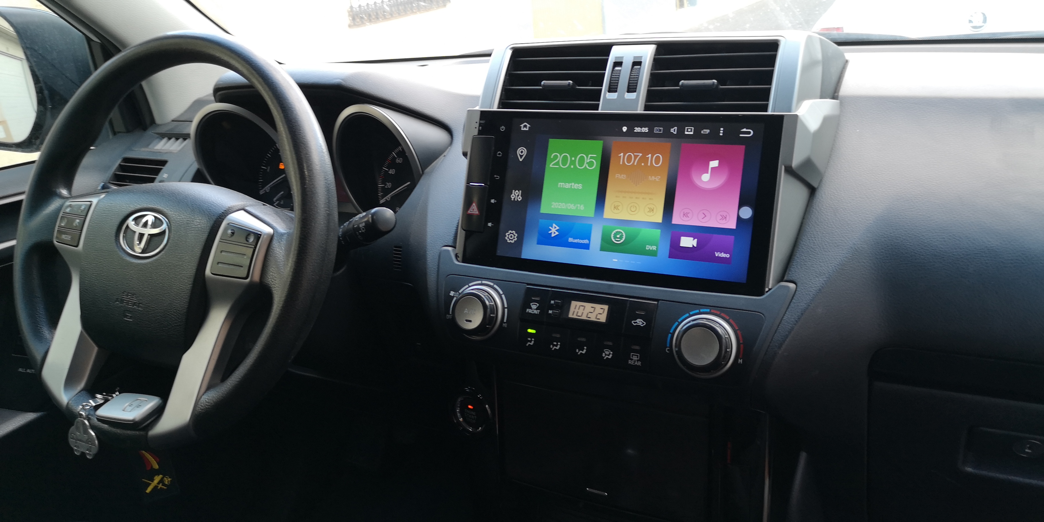 Pantalla 10″ para Toyota Land Cruiser 2014