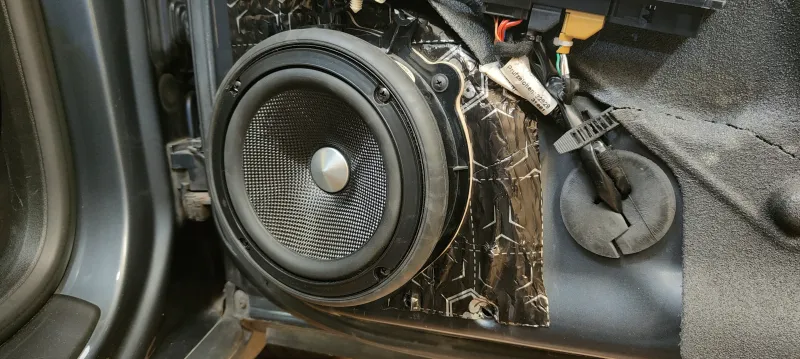 Audi A4 - Equipo APS . Sonido de Calidad