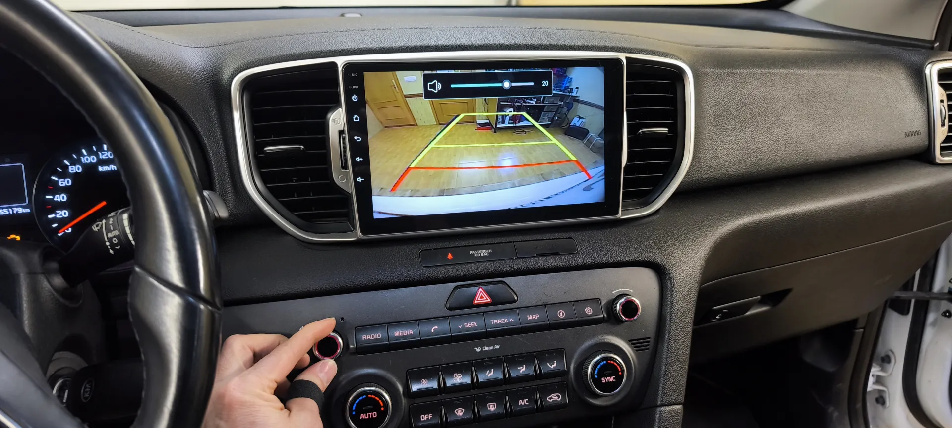 Instalación multimedia — Kia Sportage 2016 (#865)