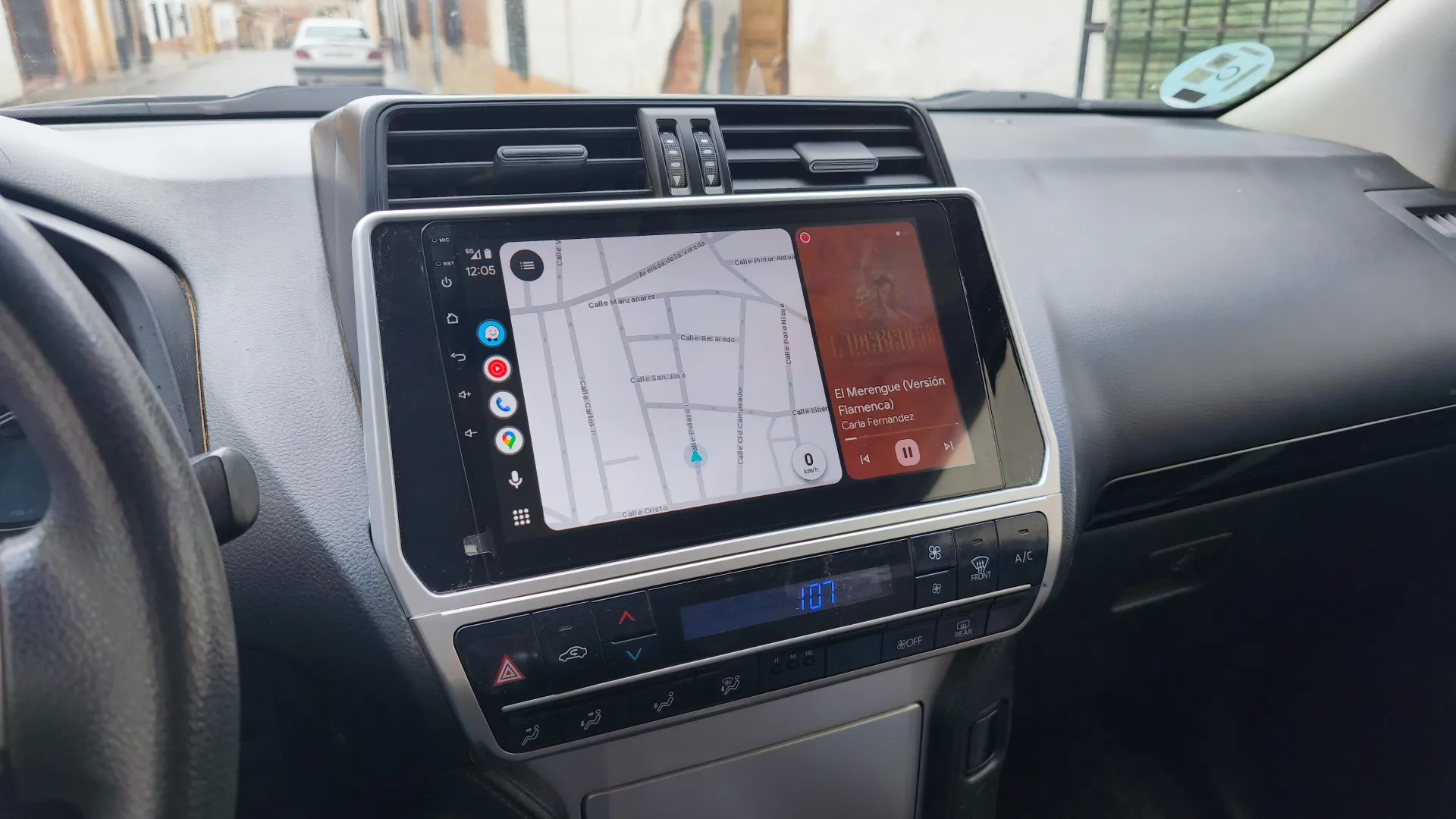 Upgrade en Toyota Land Cruiser 2018 2018: equipamiento multimedia con cámaras y cableado integrado