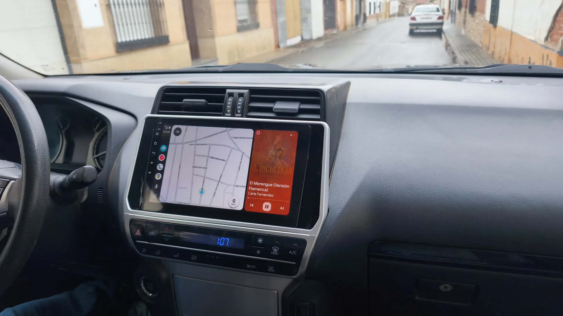 Galería Upgrade en Toyota Land Cruiser 2018 2018: equipamiento multimedia con cámaras y cableado integrado