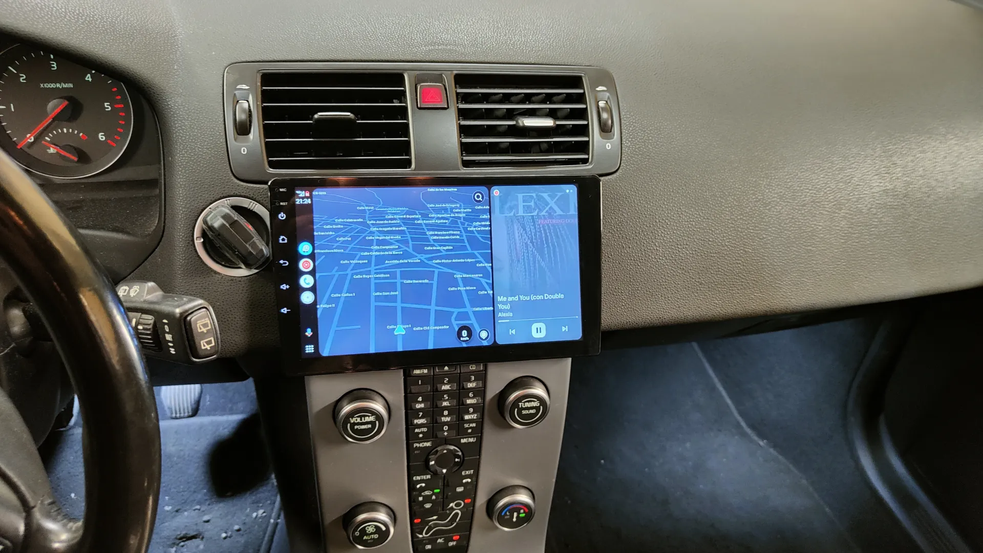 Galería Volvo V50 2009 · Multimedia, sonido y cámaras (marcha atrás y entorno)